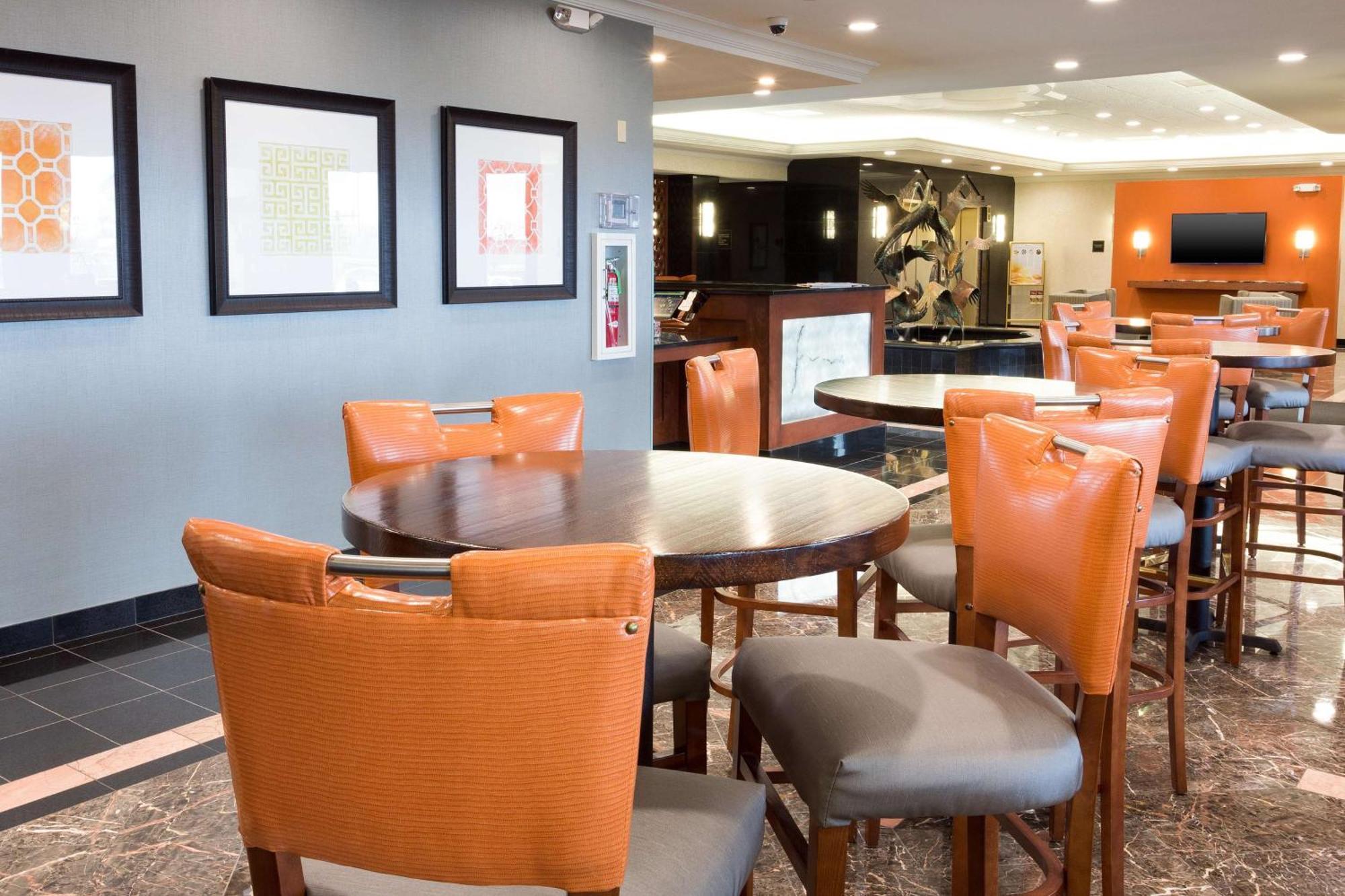 Drury Inn & Suites St. Louis เครฟเคอร์ ภายนอก รูปภาพ
