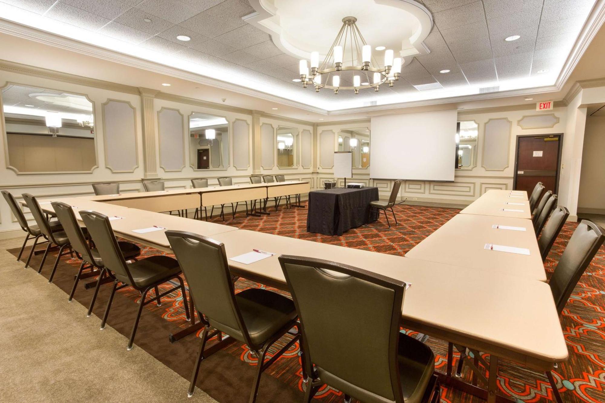 Drury Inn & Suites St. Louis เครฟเคอร์ ภายนอก รูปภาพ