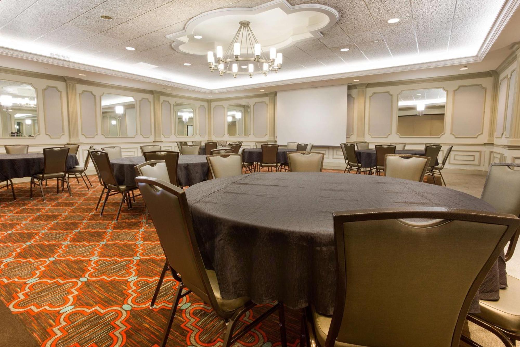 Drury Inn & Suites St. Louis เครฟเคอร์ ภายนอก รูปภาพ
